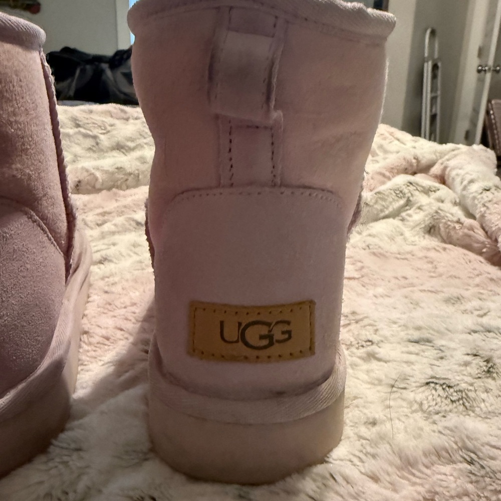 UGG Short Suede Boot in Pale Pink